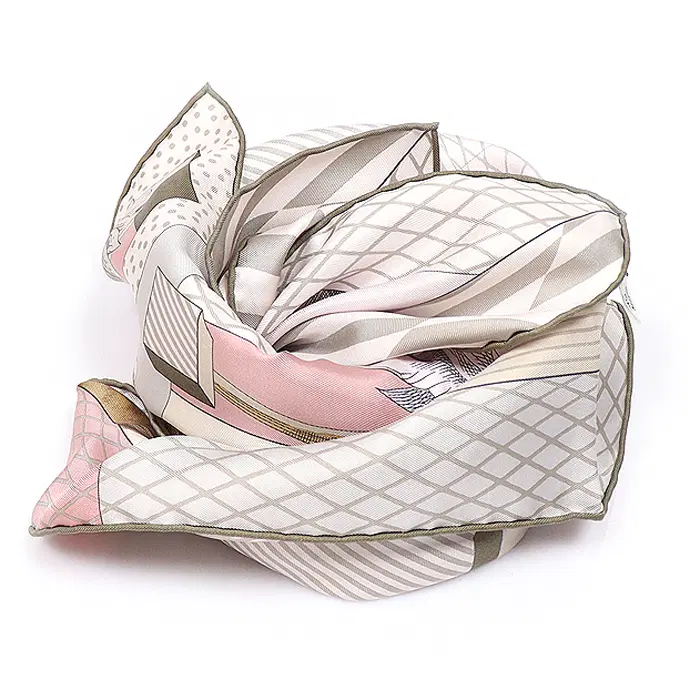 Hermes(에르메스) H003761S 100% 실크 Grand Theatre Nouveau 90 스카프 MUJ93679HE