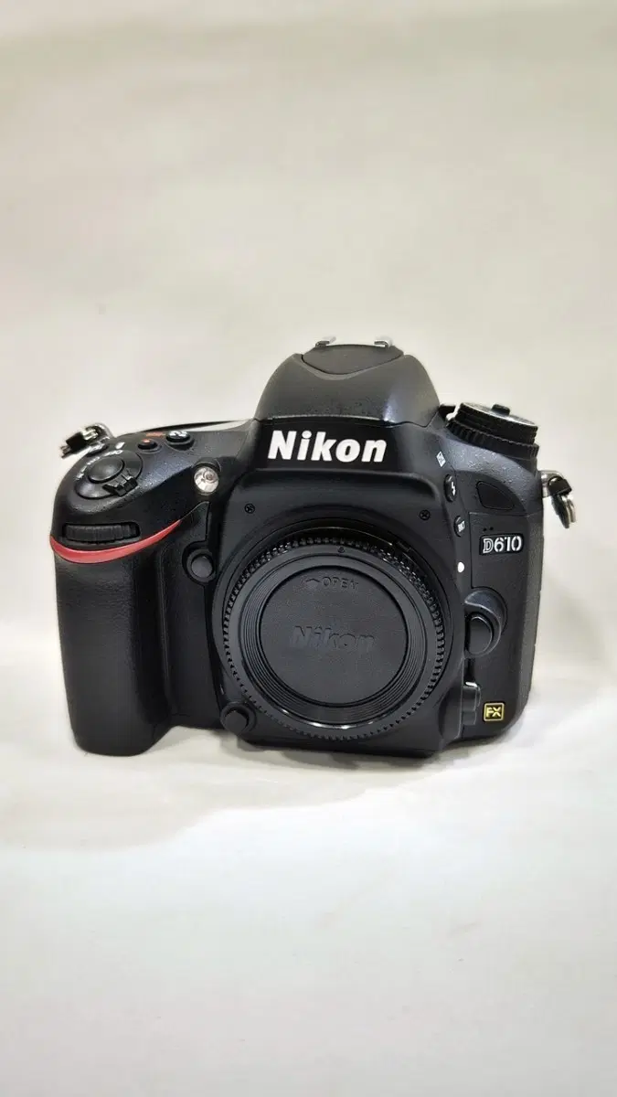 니콘 플프레임 DSLR D610