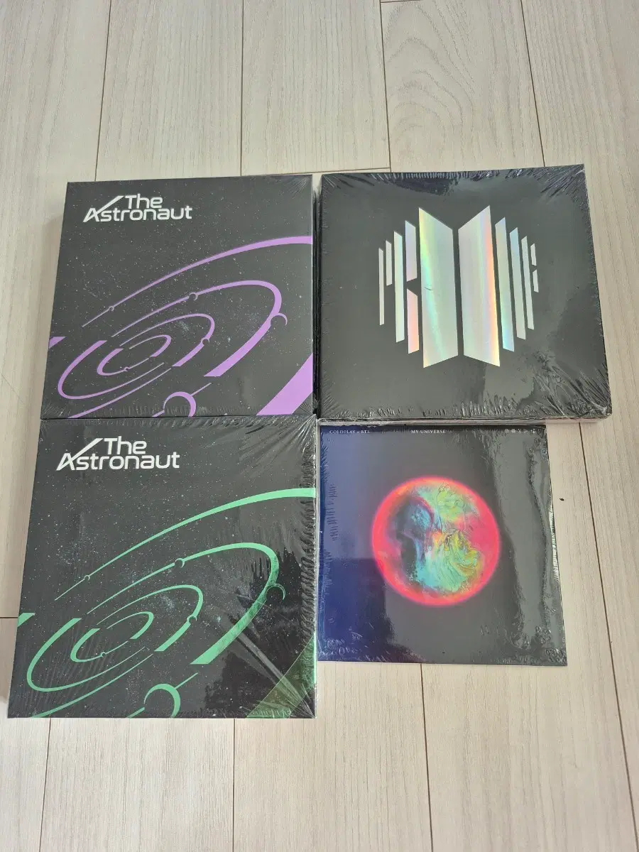 미개봉 BTS 'The Astronaut' 2종과 'Proof' Coldplay 4종세트 배송비포함