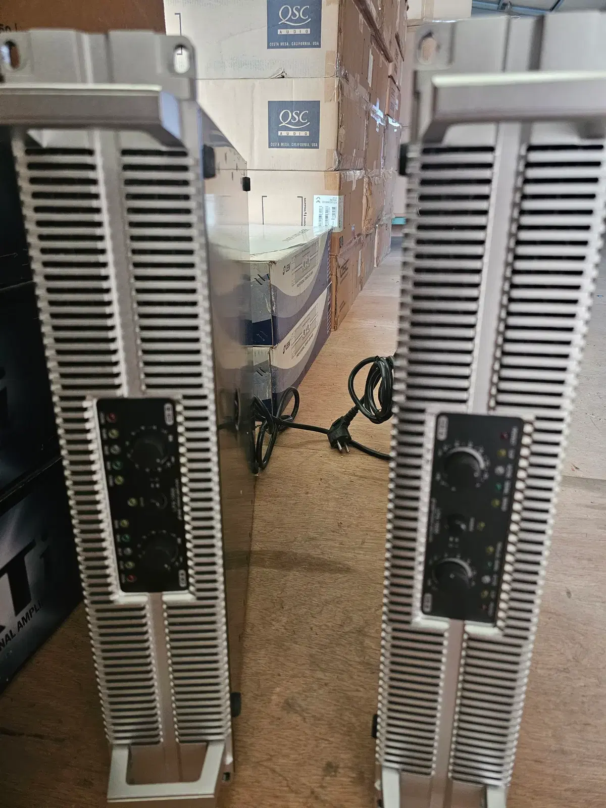 LEEM LPX-1800 파워 앰프 팝니다