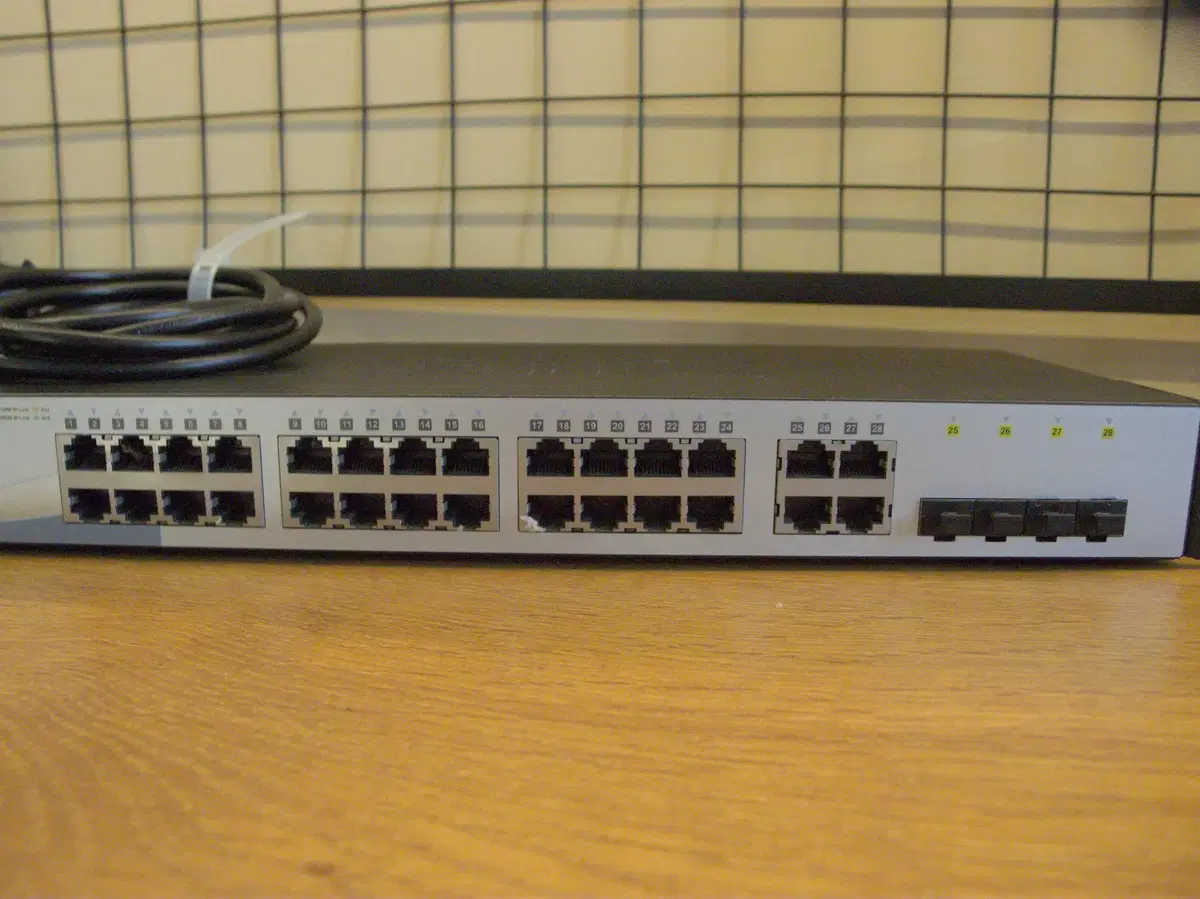 디링크 D-Link 28포트 기가비트 이더넷 스마트 관리형 스위치 DGS-1210-28