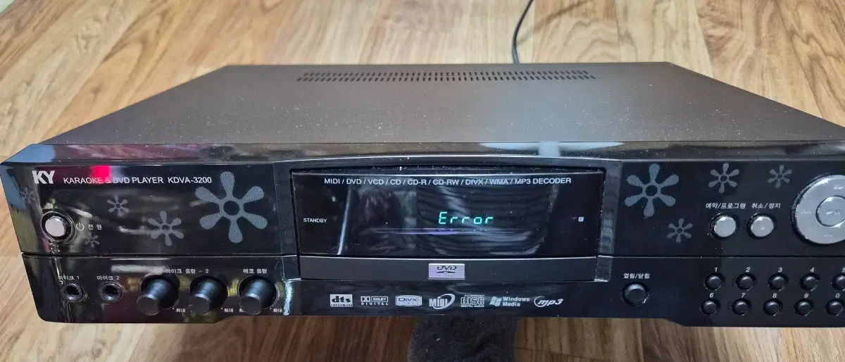 금영노래방 기기 KDVA-3200