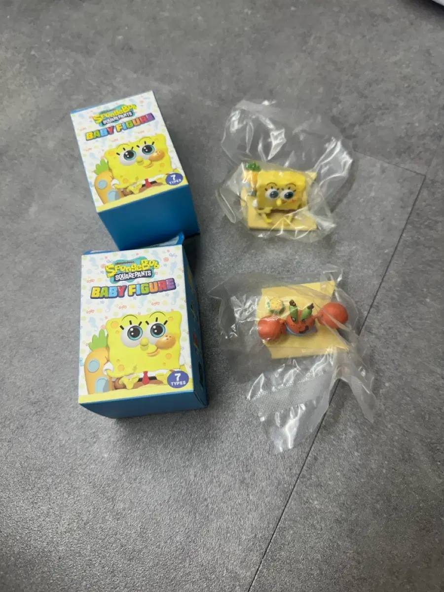 스폰지밥 베이비 피규어 (집게사장)