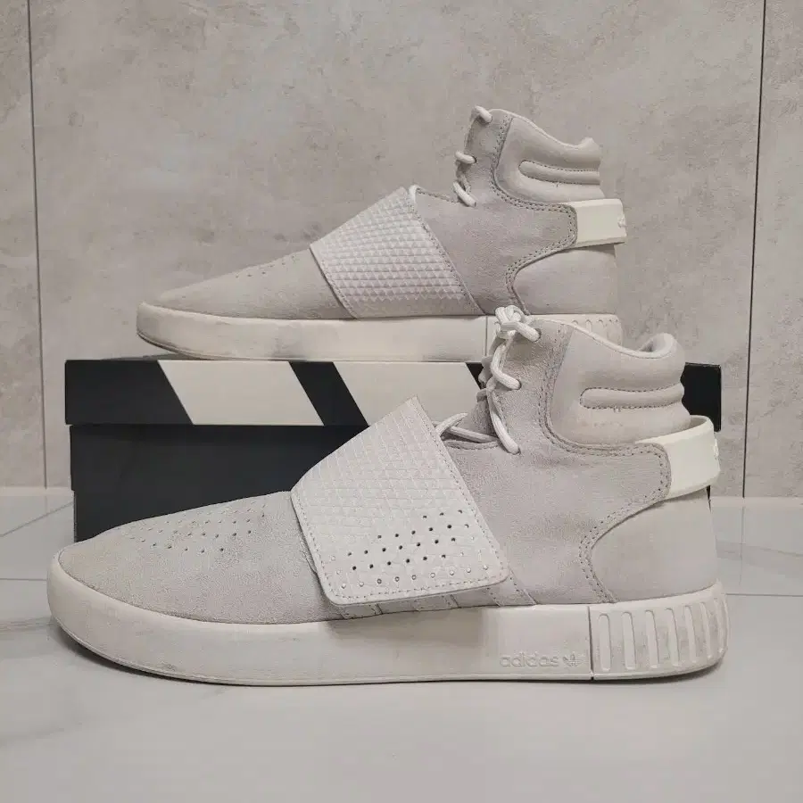 아디다스 "Tubular Invader Strap BB5038"
