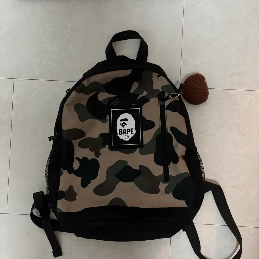 베이프 카모 백팩 + 마일로 키링
