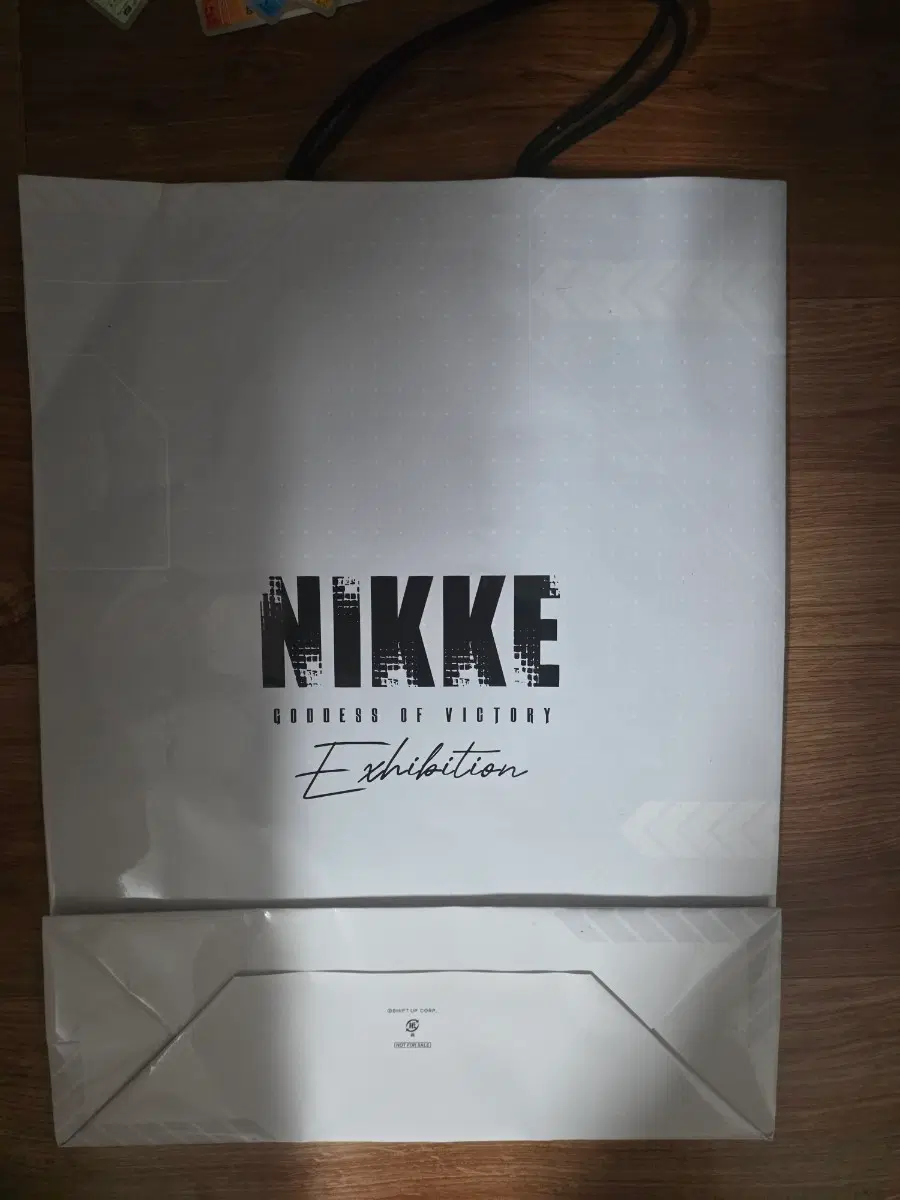 Nikke 니케 첫 일본 전시회 한정판 미개봉(아크릴. 티셔츠. 쇼핑백)/네고 고려 가능