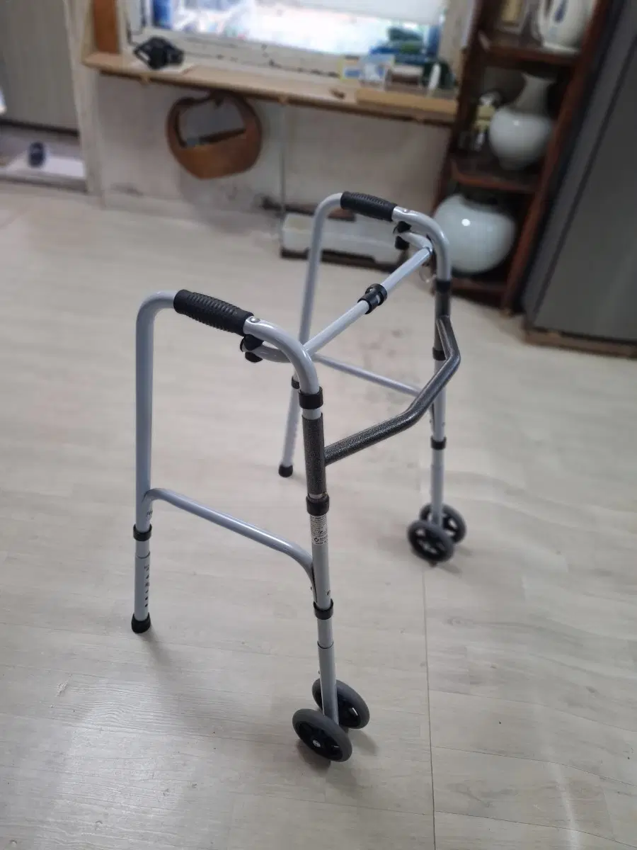 성인용 안전보행기