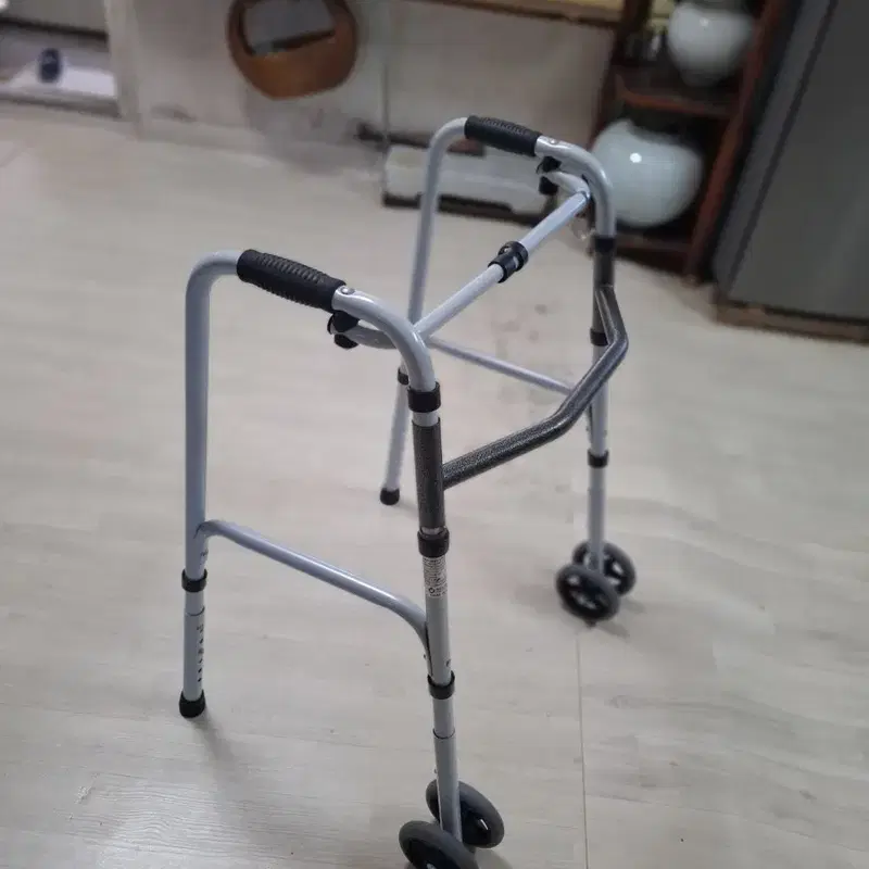 성인용 안전보행기