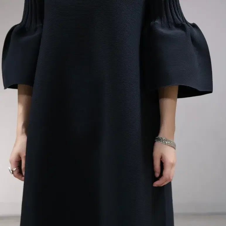 CFCL POTTERY 포터리 BELL SLEEVE FLARE 드레스