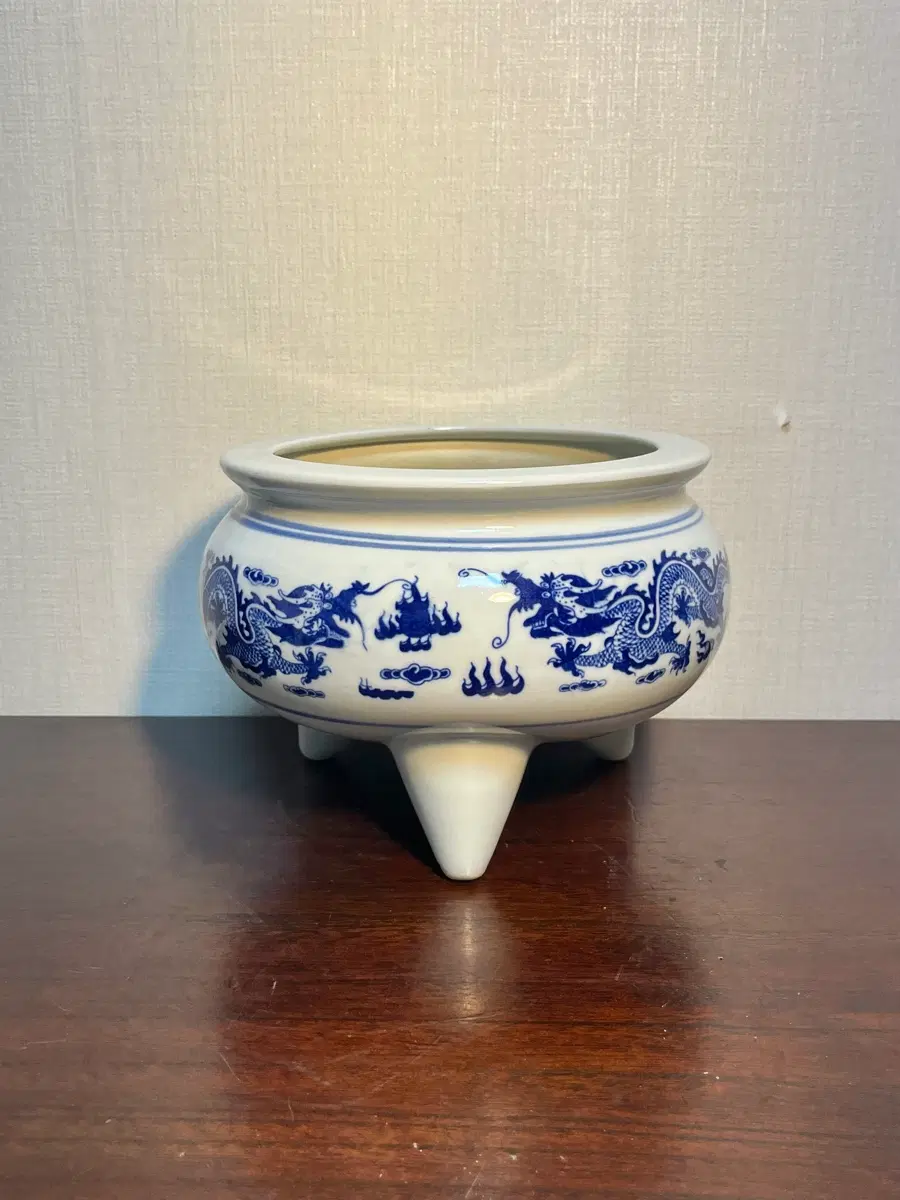 중국 청화 용문 삼족 도자기 향로(23cm)