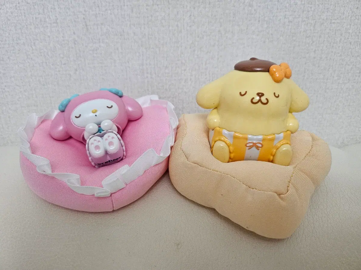 산리오 쿠션 쇼파 피규어(마멜,폼푸)