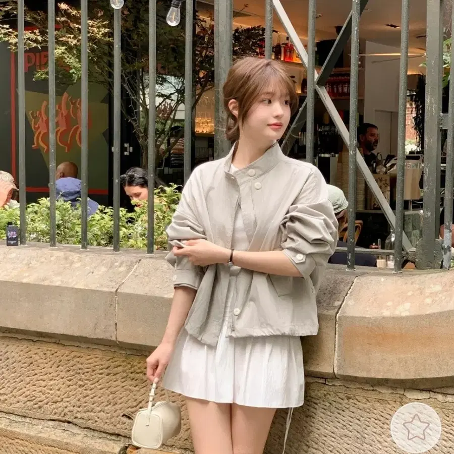 새상품 아뜨랑스 마론 반하이넥 버튼 스트링 야상 점퍼