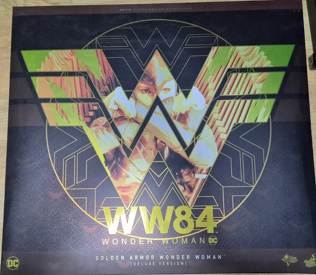 핫토이 원더우먼 WW84 골든아머 원더우먼 피규어 디럭스판
