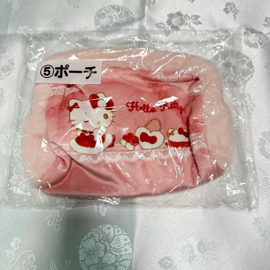 키티 크리스마스 쿠지상품 파우치