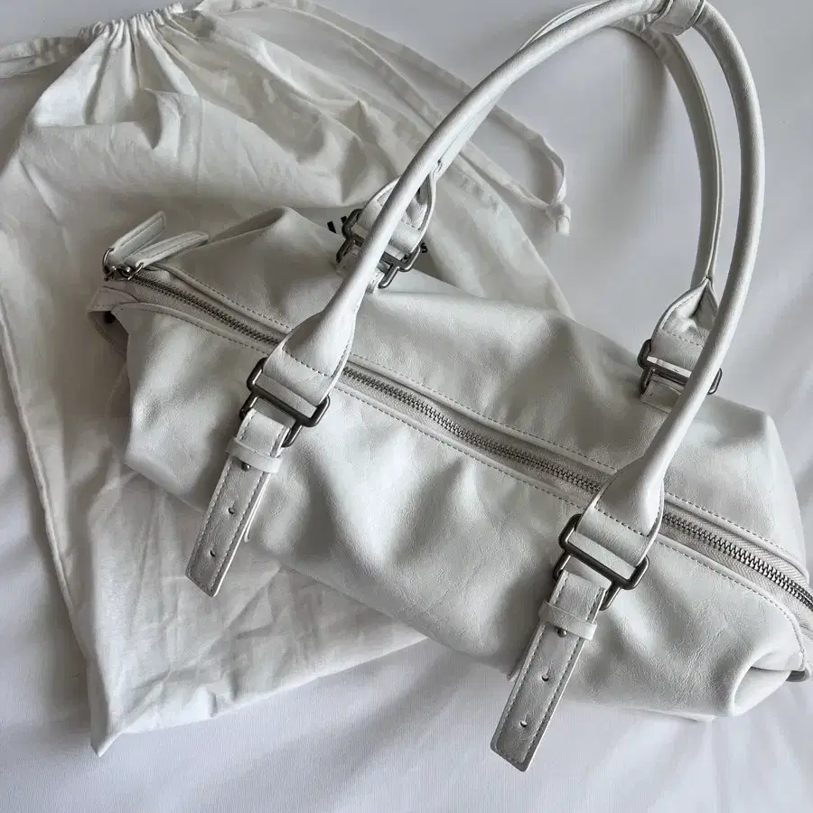 여밈 윤비누 필로우 백 pillow bag (cream)
