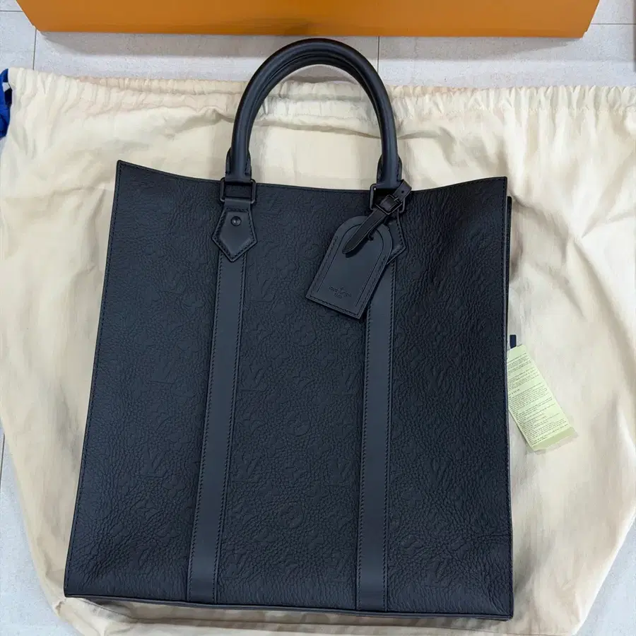 [새상품, 풀구성] 루이비통 삭 플라 NV M21866