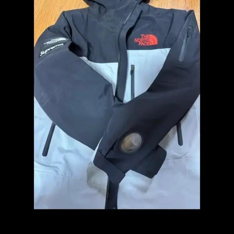 슈프림 노스페이스 콜라보 자켓