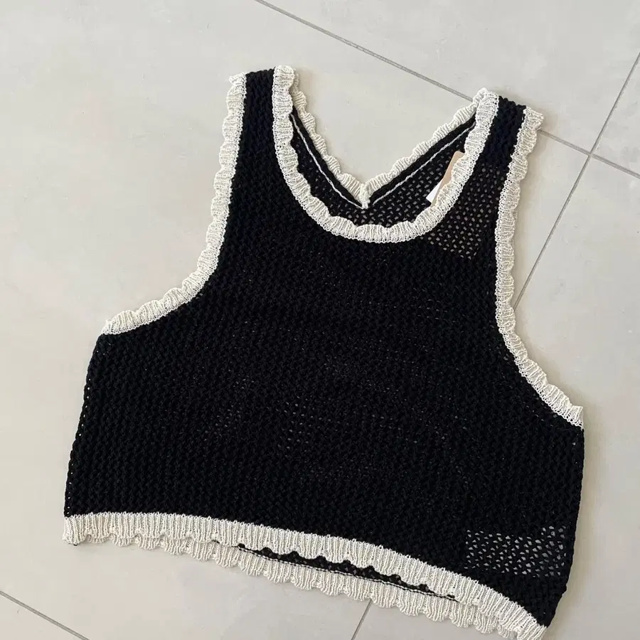 NIKO AND 니코 앤드 mini frill mesh tank top