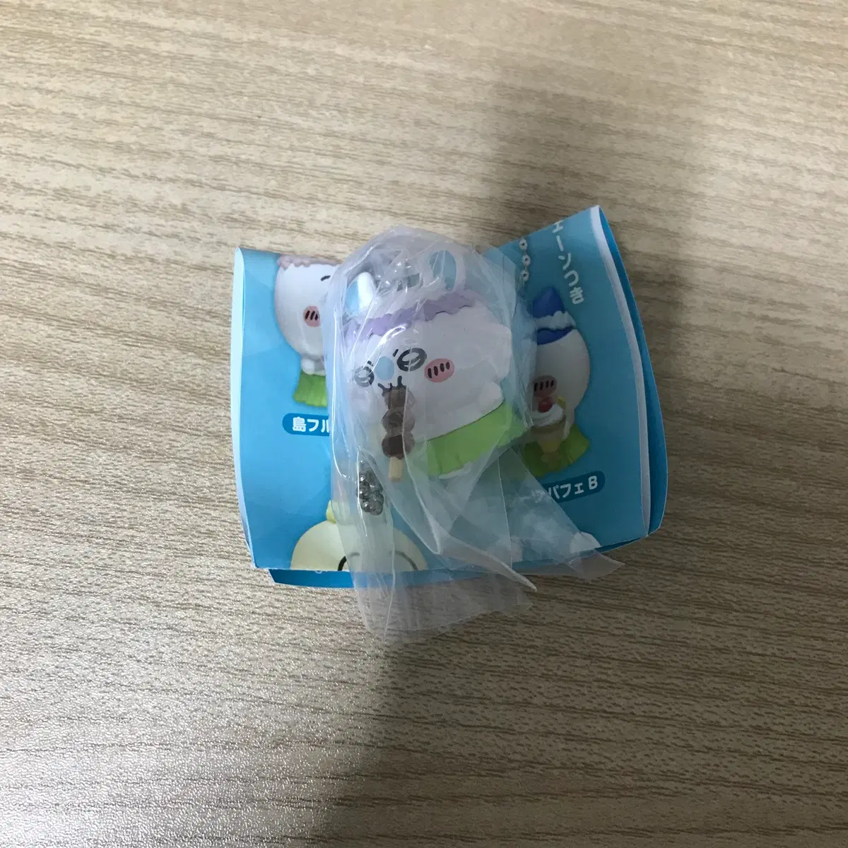 치이카와 인어의섬의 비밀 타베모노 가챠 모몽가 팝니다