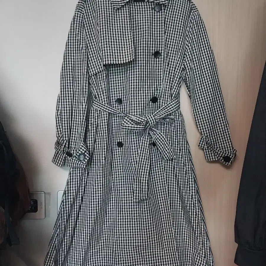 플라스틱아일랜드 체크무늬 트렌치 코트 55 66