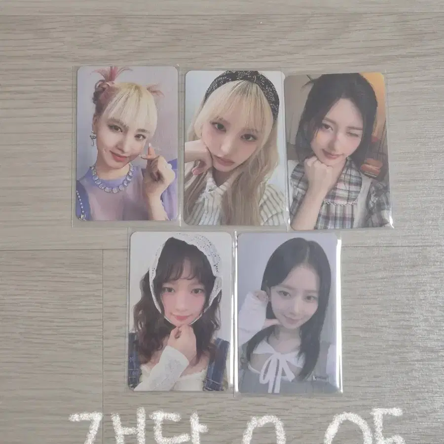 아이브 가을레이리즈 포카 판매 합니다
