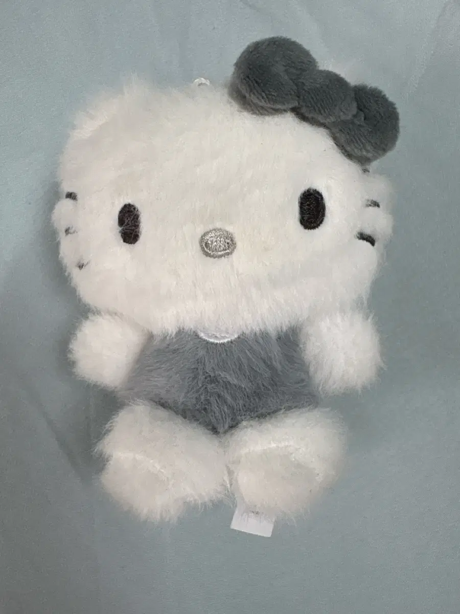 회색 헬로키티 인형 팔아요!