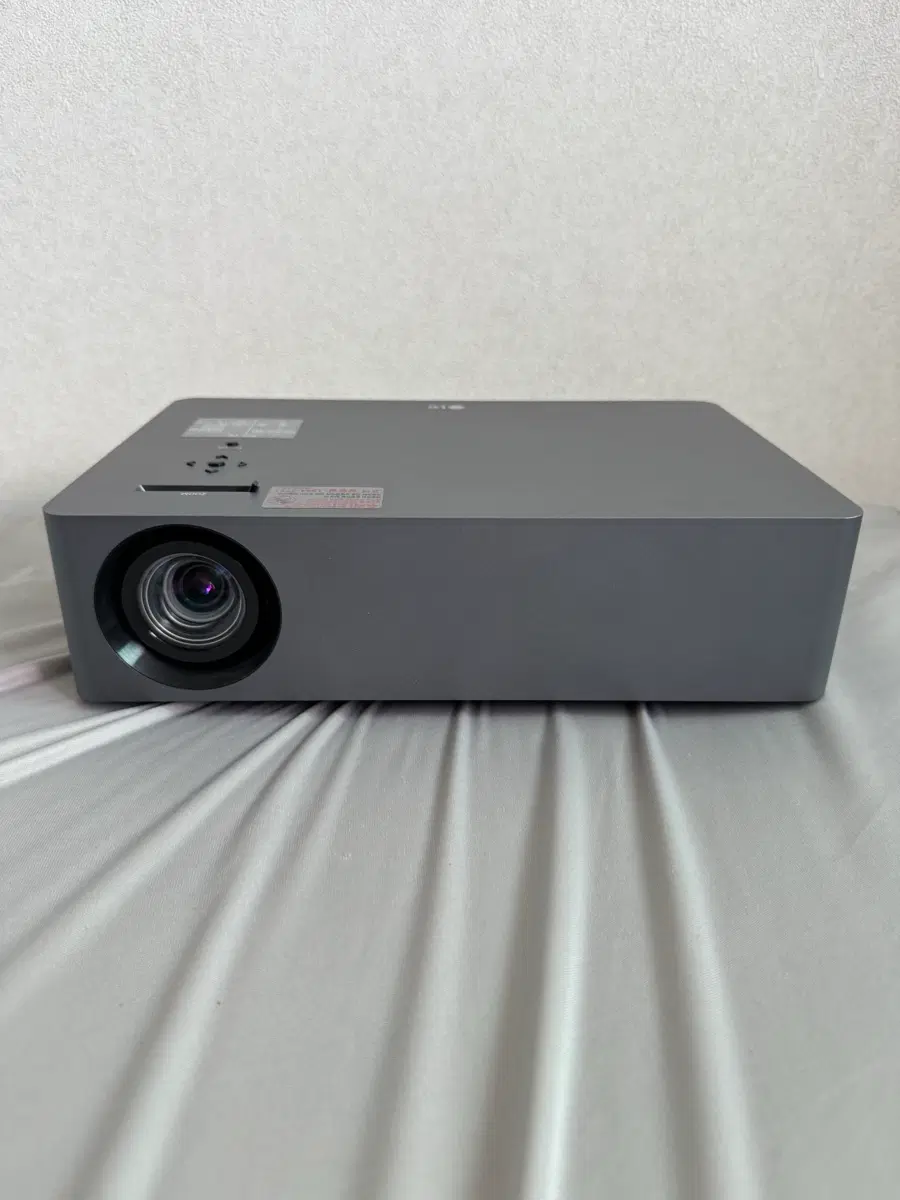 LG 빔 프로젝터 HU70LS