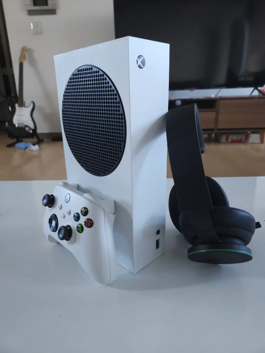엑스박스 시리즈 S 512g+xbox 무선 헤드셋 세트로 판매합니다