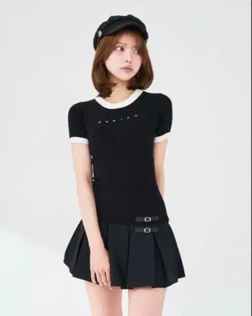 Darich 벨트 디자인 로고 플리츠 니트 미니 원피스