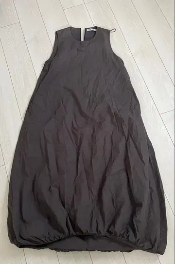 ZARA 벌룬헴 원피스 슬리브리스