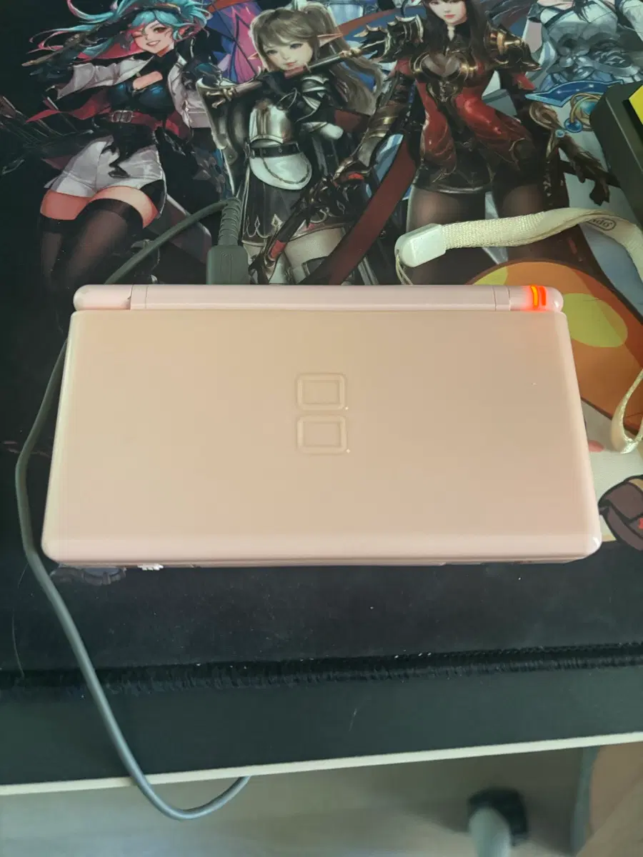 닌텐도 DS lite 핑크 뉴슈마같이 팝니다