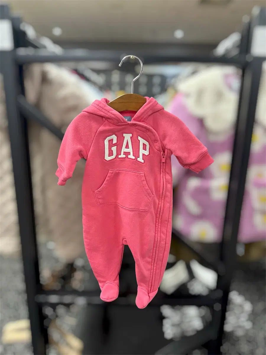 [A36] baby GAP 핑크 후드 우주복 0-3m