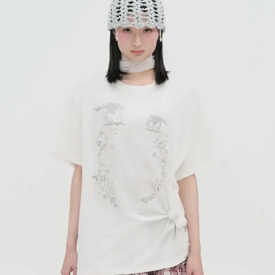 타입서비스 Cry Eyes Half Sleeve Top [White]