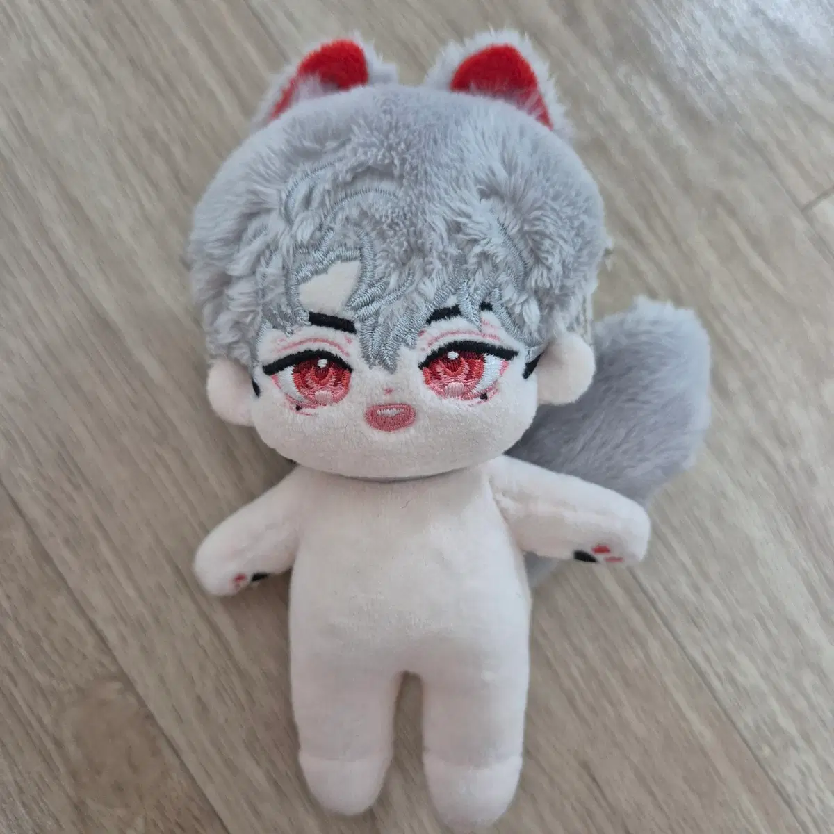 플레이브 은호 비공굿 10cm 인형 빵긋은호