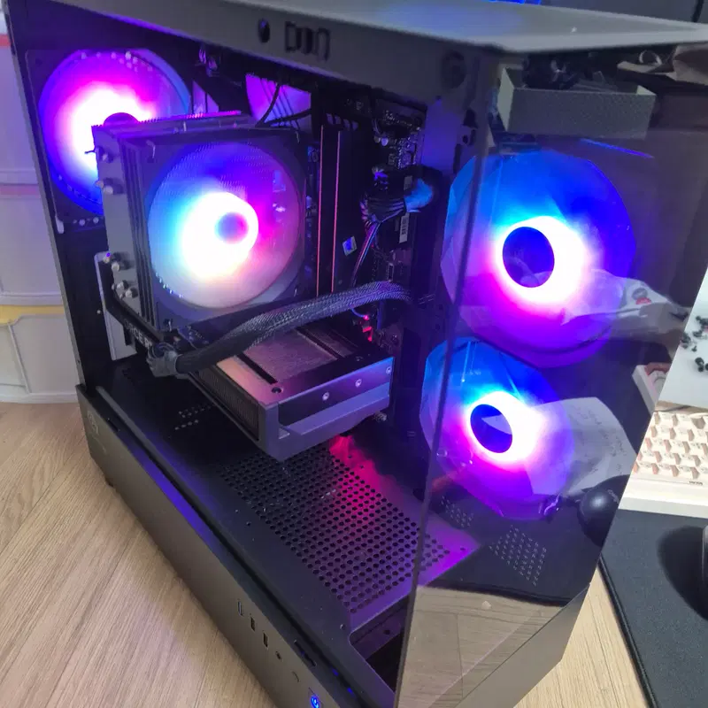 인텔i7 14700 32기가 rtx4070ti super 데스크탑 판매합니다.