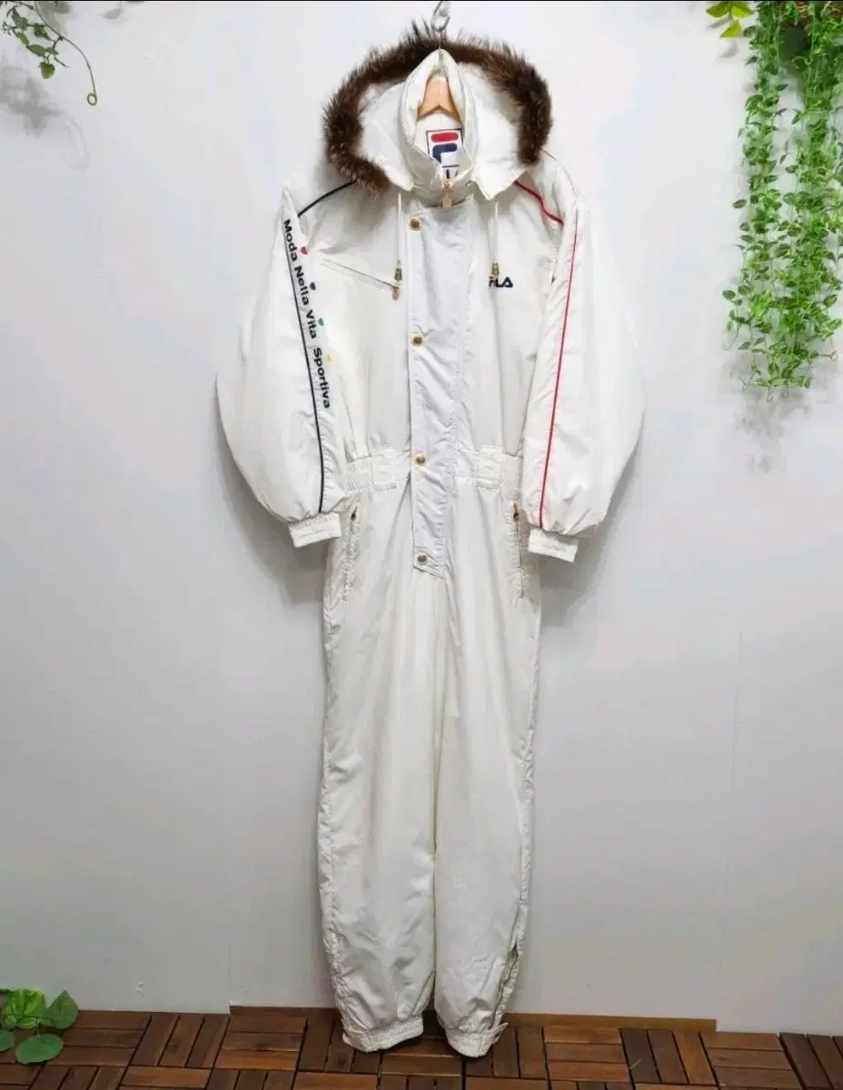 휠라 올드스쿨 패딩 점프수트 스키복