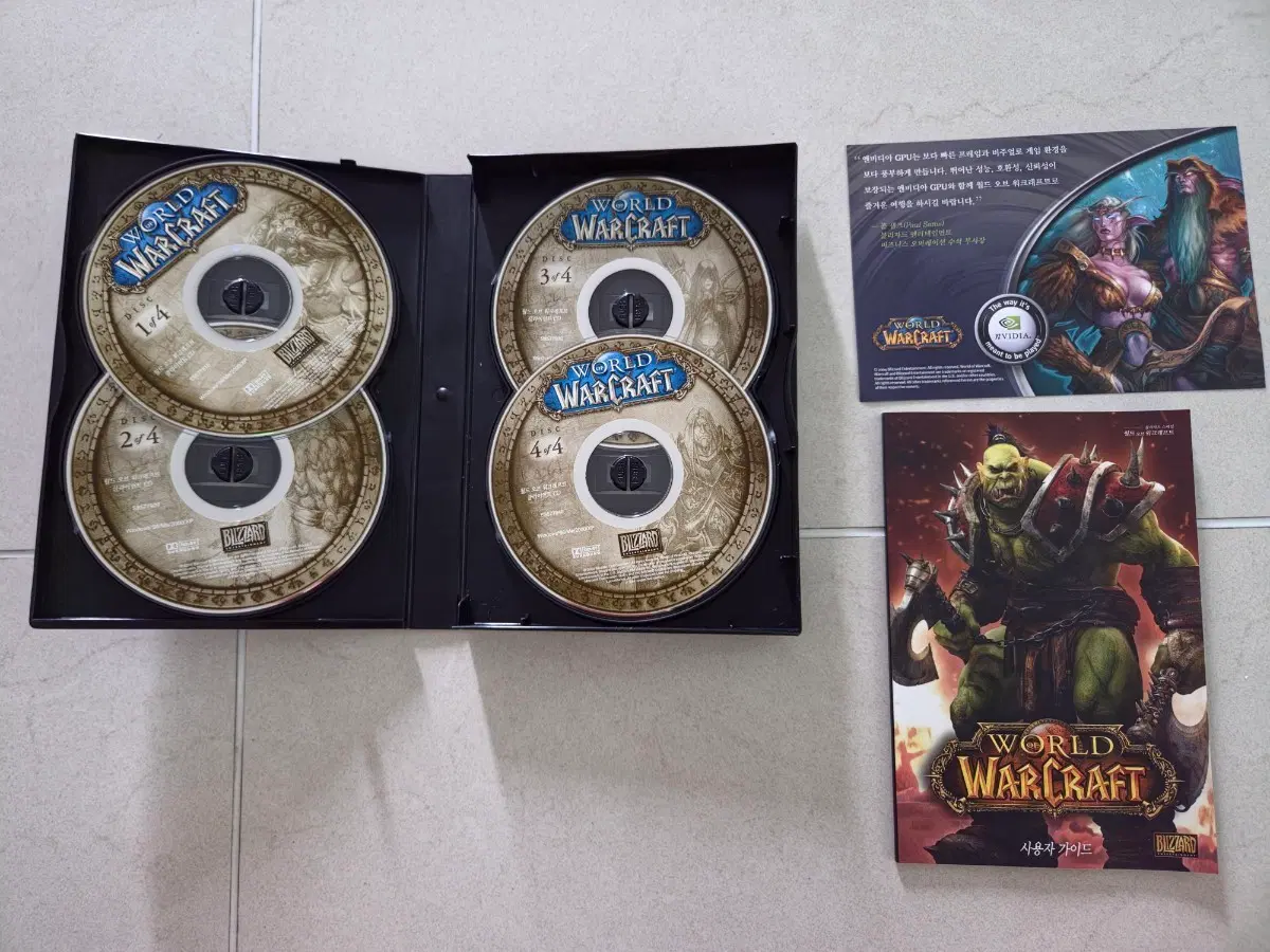 월드 오브 워크래프트 DVD 4장 + 사용자 가이드