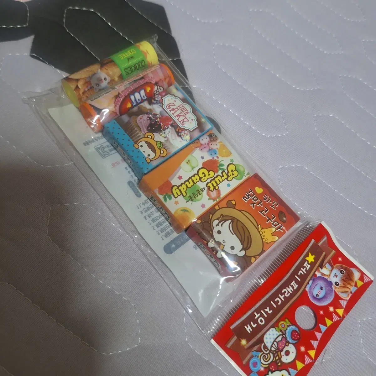 2019년도 고전))퍼니 패러디 지우개 세트