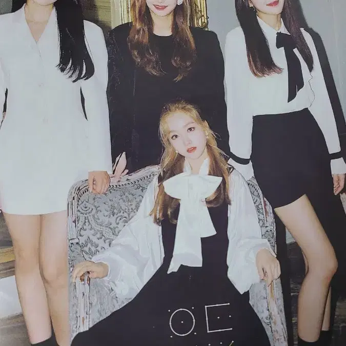 이달의 소녀 yyxy 포스터 LOONA poster