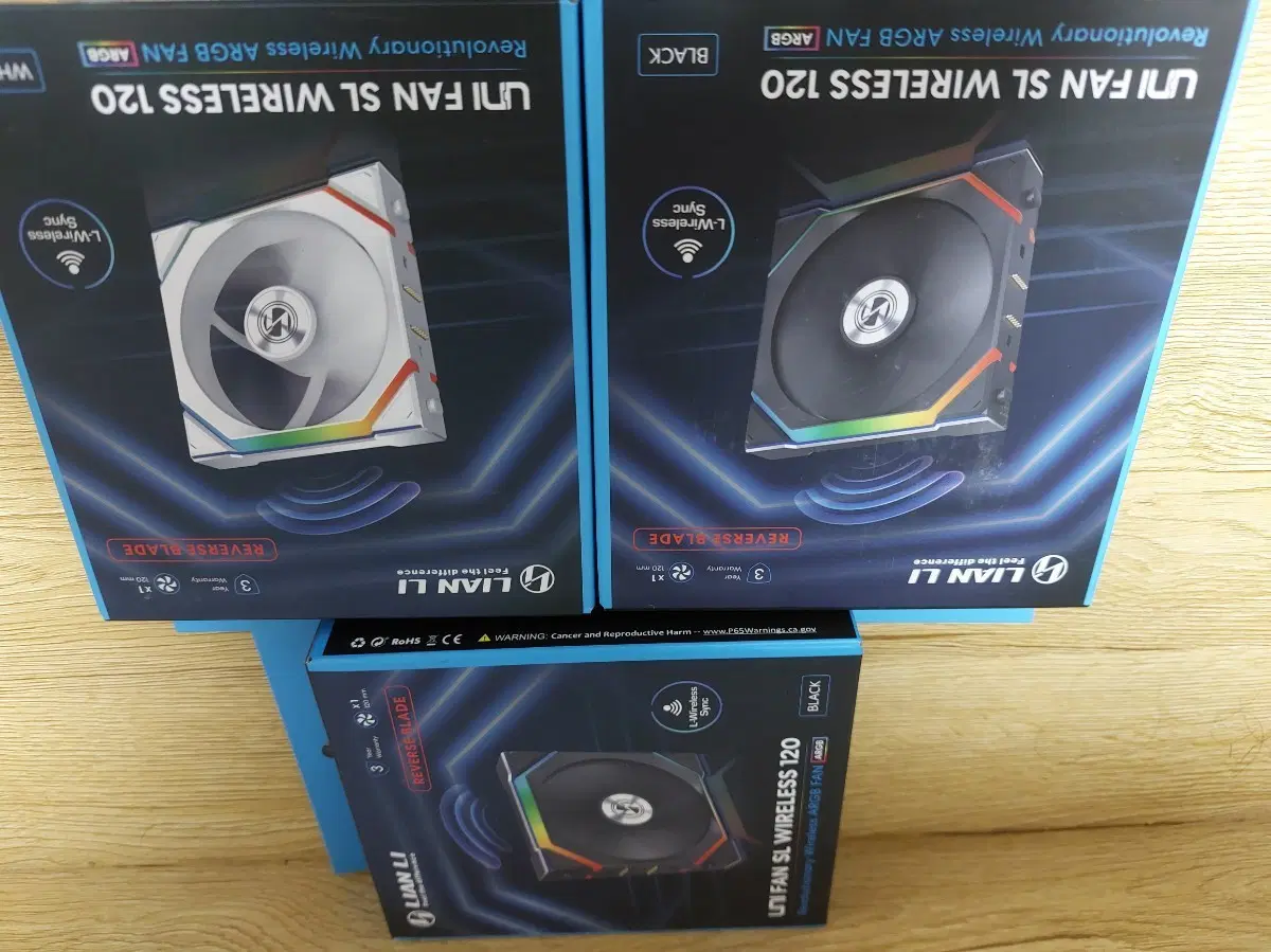 리안리 UNI FAN SL WIRELESS 120 ARGB 팬 블랙/화이트