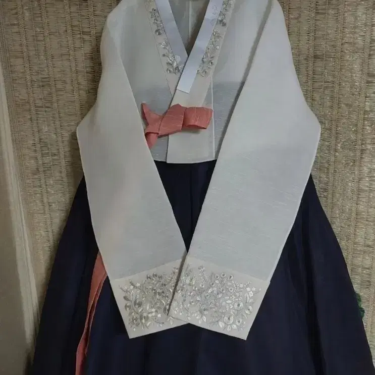 여성 한복 저고리 치마 세트 (흰색/남색/분홍 리본)