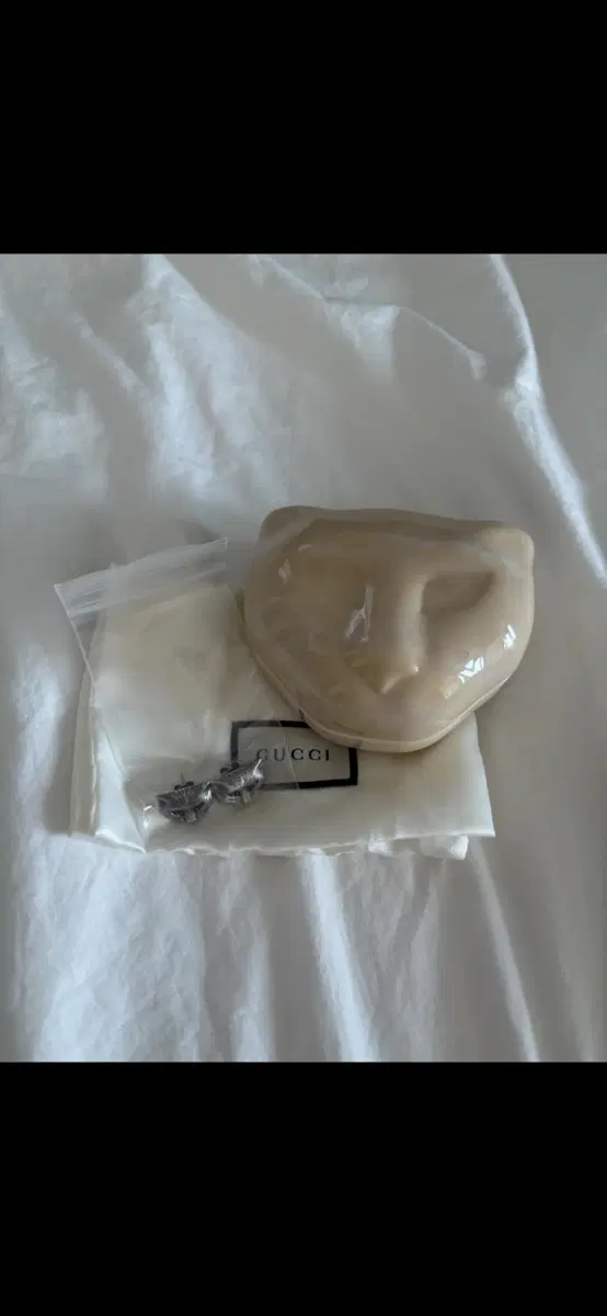 구찌 고양이 실버 귀걸이