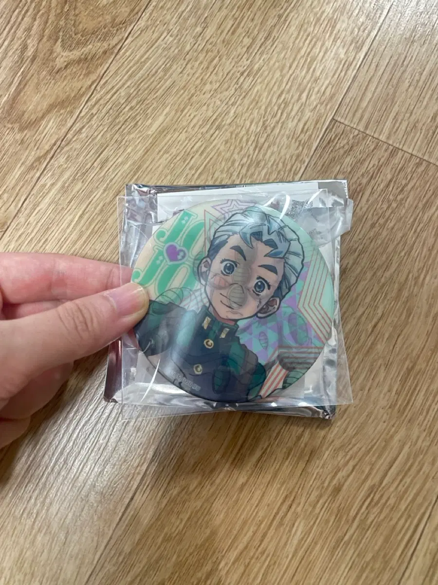 (새상품)죠죠의기묘한모험 4부 코이치 렌티큘러 뱃지 팝니다
