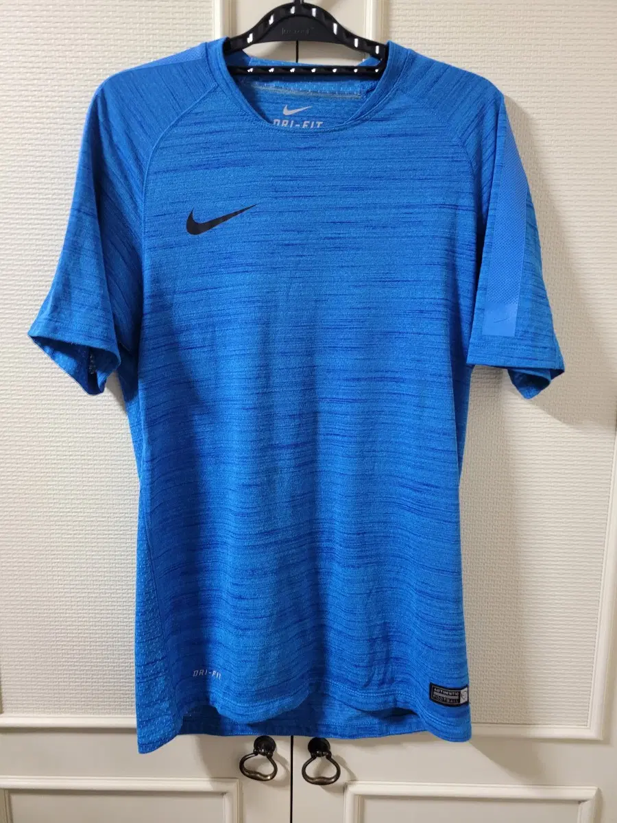 NIKE 나이키 드라이핏 풋볼 어센틱 선수지급용 트레이닝 탑 반팔 S 사이즈 (AT 마드리드 어웨이 st)