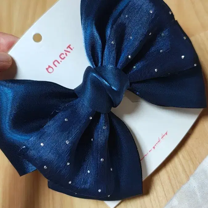 NAVY (네이비) 쉬폰 얇은 리본핀