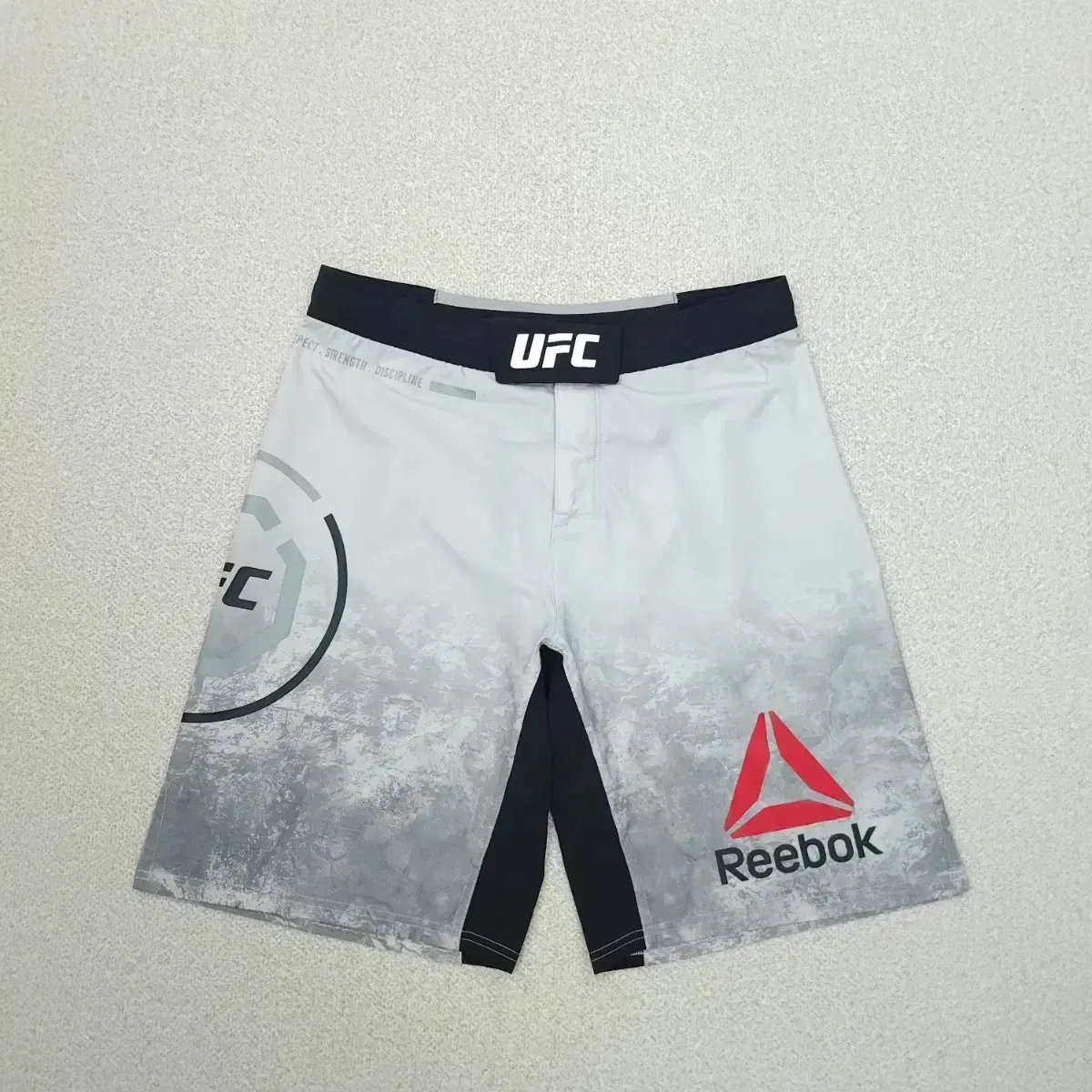 Ufc리복 파이트 쇼츠 팝니다