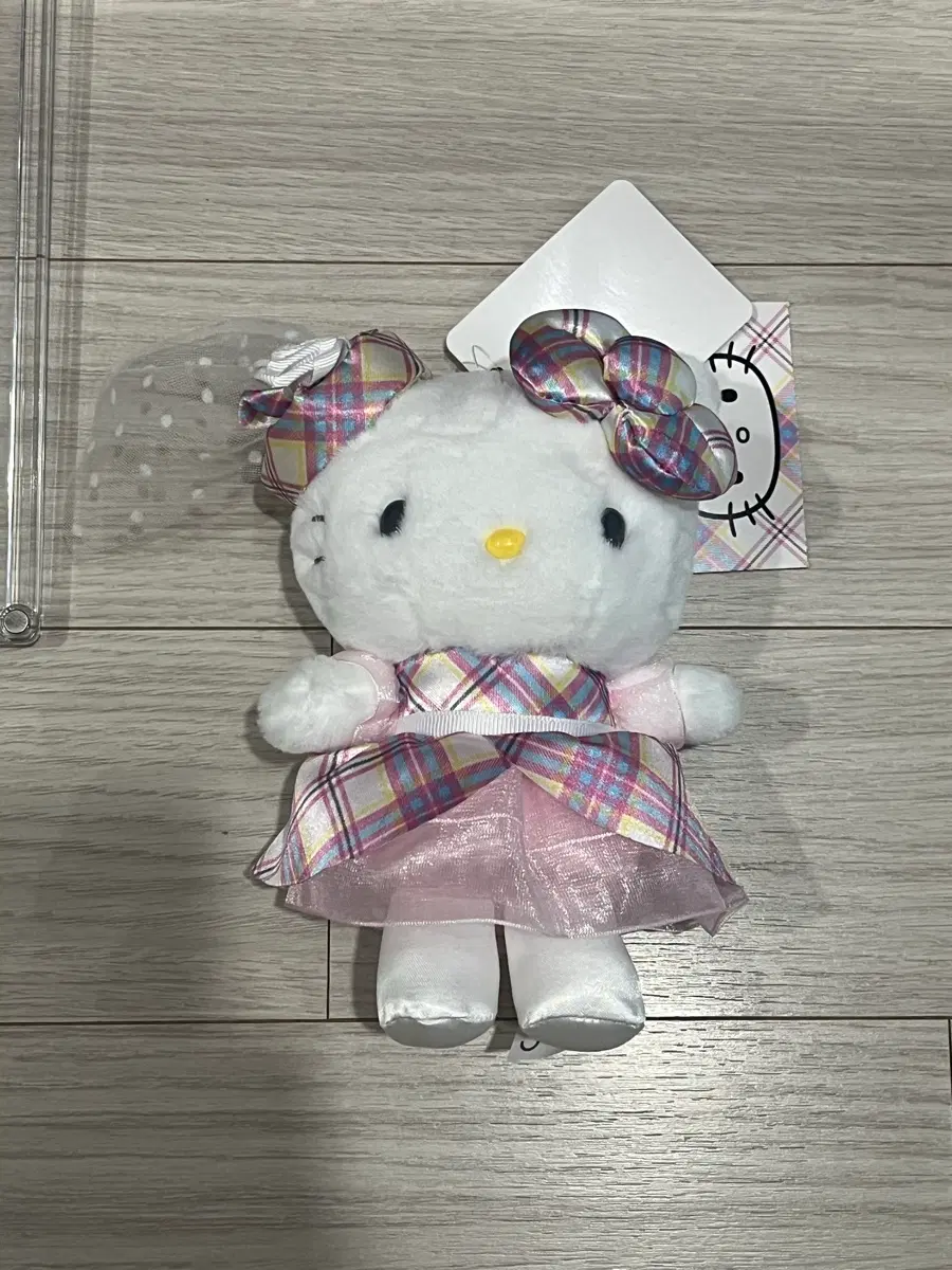 헬로키티 인형 키링 판매합니다