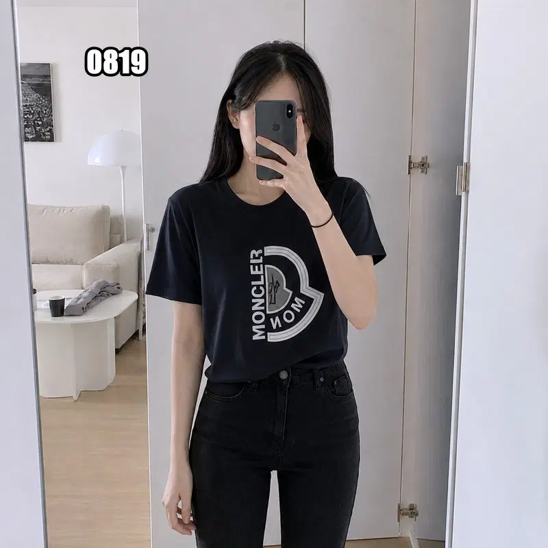 L 몽클레르 빅 로고 프린팅 블랙 반팔 티셔츠