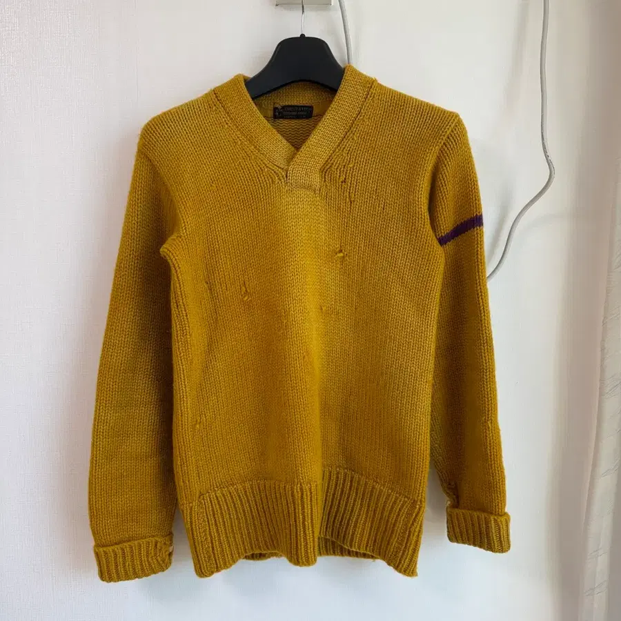 30년대 WOOL V-NECK SWEATER 선페이드