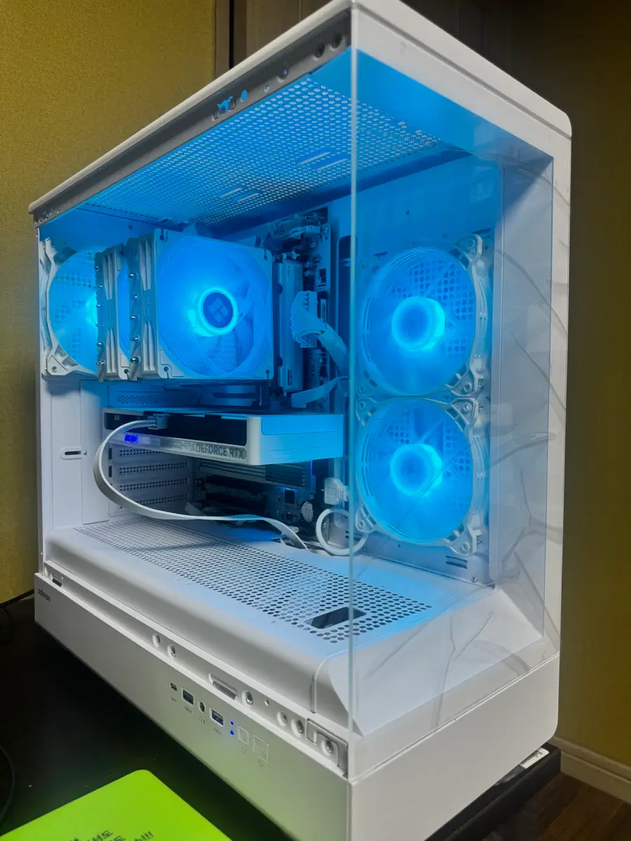 컴퓨터 (9600X + 5060Ti) 96X58